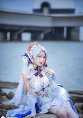 厨房娇妻被朋友胯下挺进视频